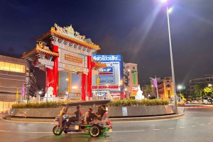 Tour di Bangkok in Tuk Tuk con servizio di prelievo in hotel e cena
