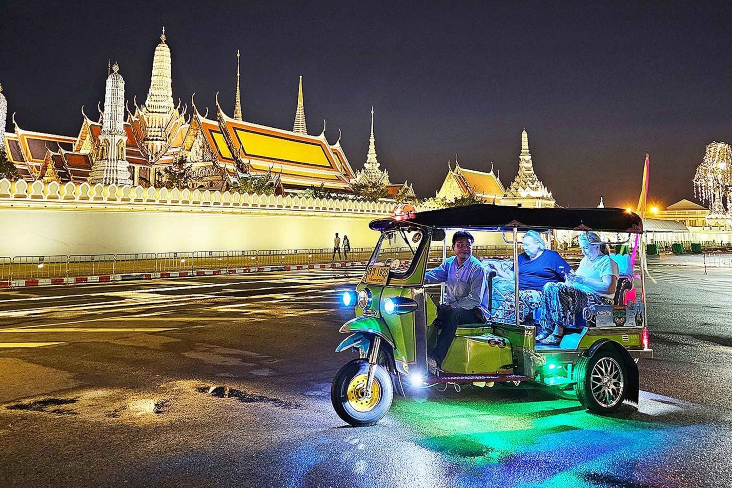 Bangkok: TUK TUK Twilight Cultures Market and Food Taste