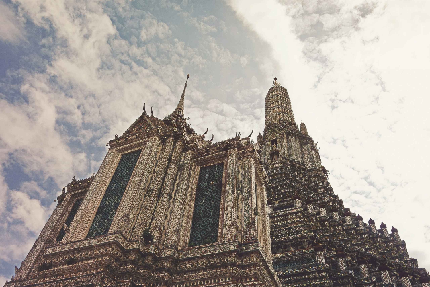 Crepúsculo em Bangkok: Canal Oculto, Grande Buda e Templo