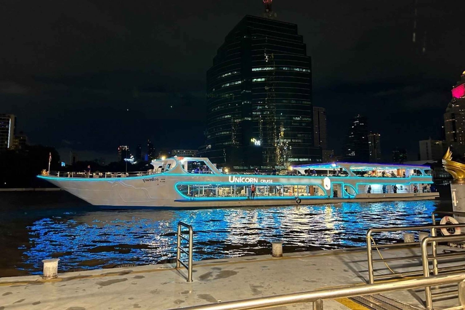 Bangkok: Unicorn Chao Phraya River Dinner Cruise