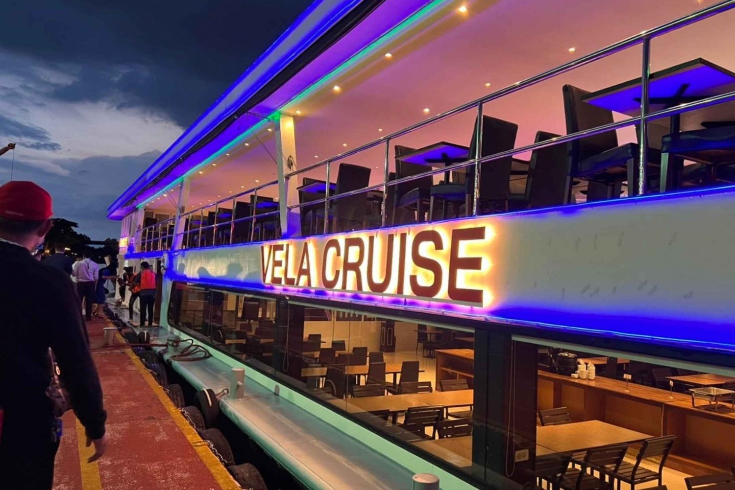 Bangkok: Vela Cruise Buffet Dinner på Chao Phraya