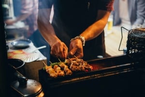 Bangkok: Visita gastronómica nocturna a la Aldea del Amor (Visita pública)