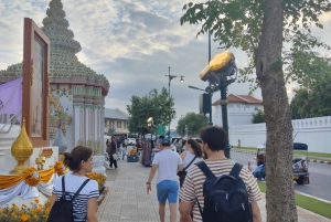Bangkok: Wat Pho, Wat Arun ao entardecer e passeio pelo mercado de flores