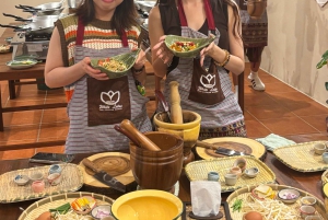 Bangkok: Clase de cocina tailandesa White Lotus con visita al mercado