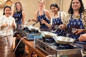 Bangkok: Clase de cocina tailandesa White Lotus con visita al mercado