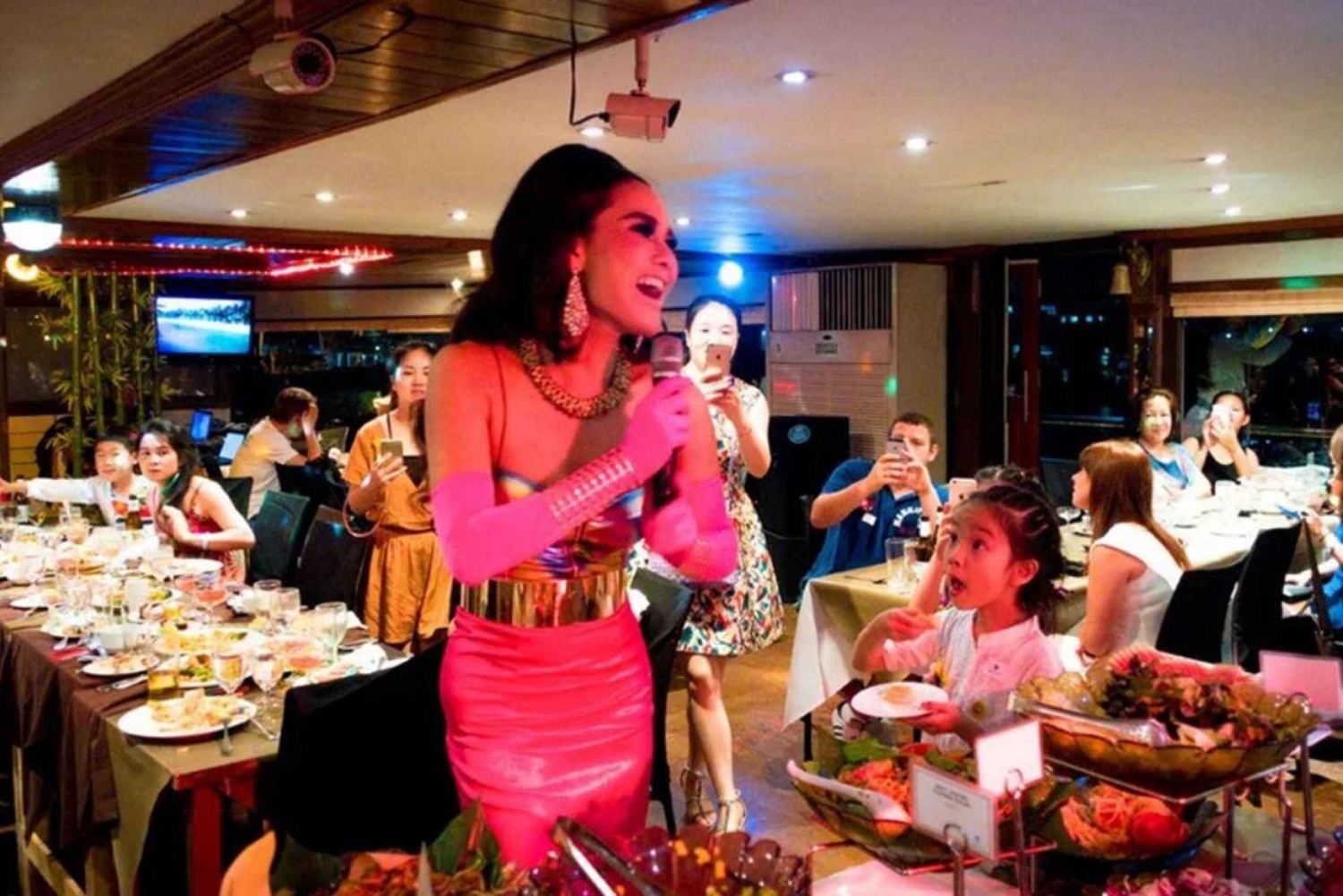 バンコクホワイトオーキッド・チャオプラヤクルーズ、タイ料理ビュッフェ＆ビール