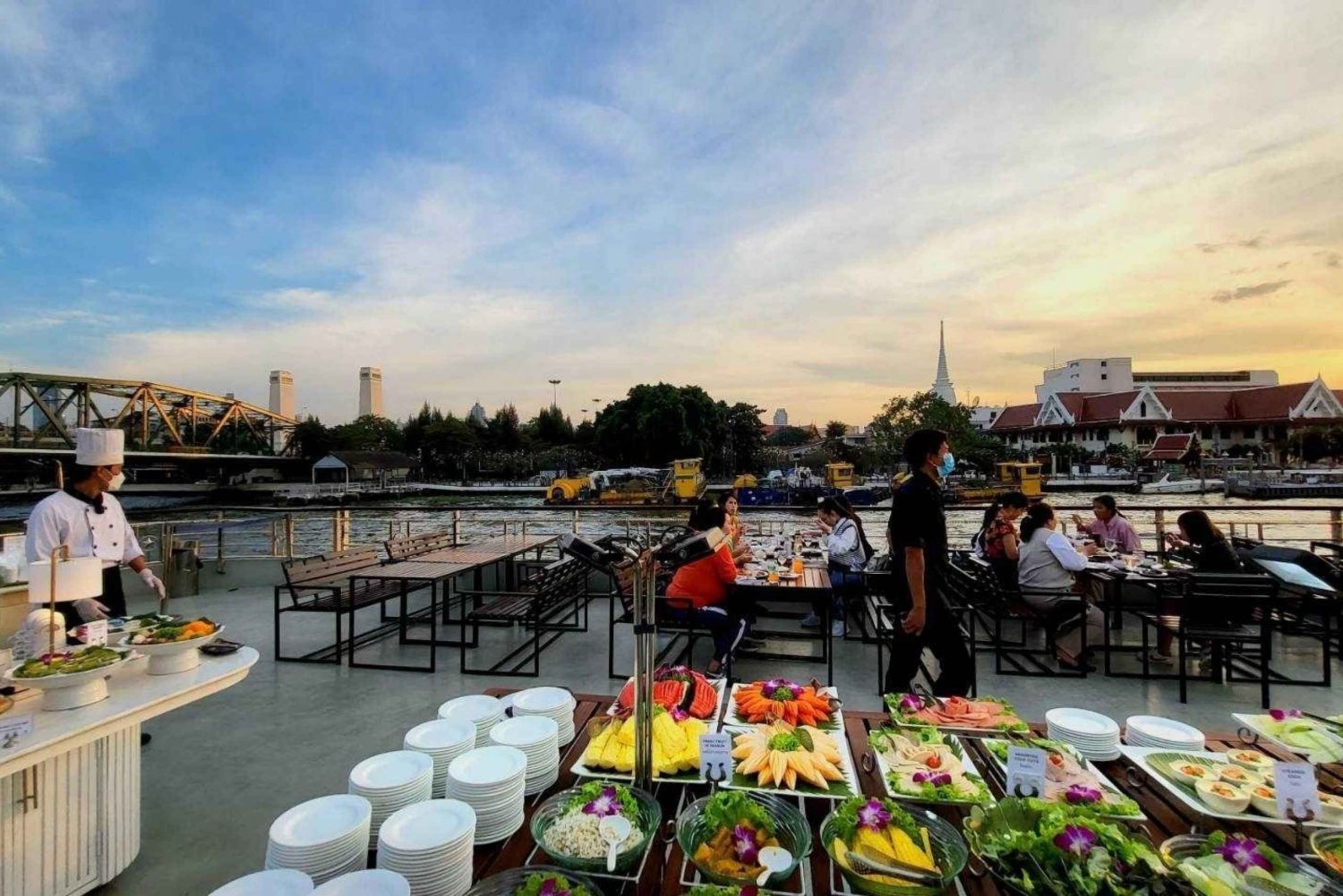 バンコク:ホワイトオーキッドクルーズ(ホテル送迎オプション付き)