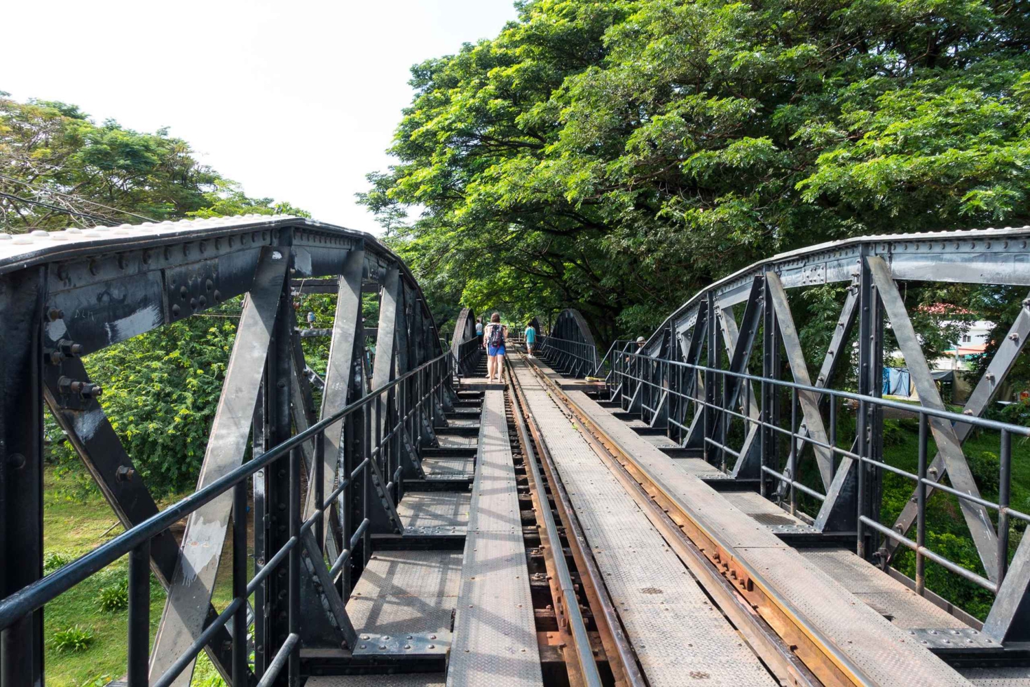 BKK: Mercato galleggiante di Damnoen, ferrovia di Maeklong e ponte sul fiume