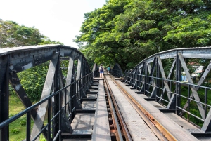 BKK: Mercato galleggiante di Damnoen, ferrovia di Maeklong e ponte sul fiume