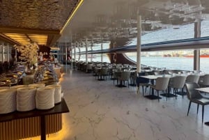 Bangkok : dîner-croisière avec buffet halal et musique live