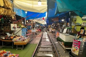 Bangkok: Damnoen Saduak Floating Market & Train Market Tour