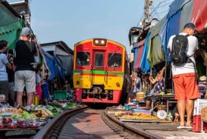 BKK : Yksityinen Damnoen Saduakin kelluvat markkinat ja junamarkkinat