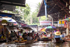 Passeio de barco pelo mercado flutuante de Damnoen Saduak