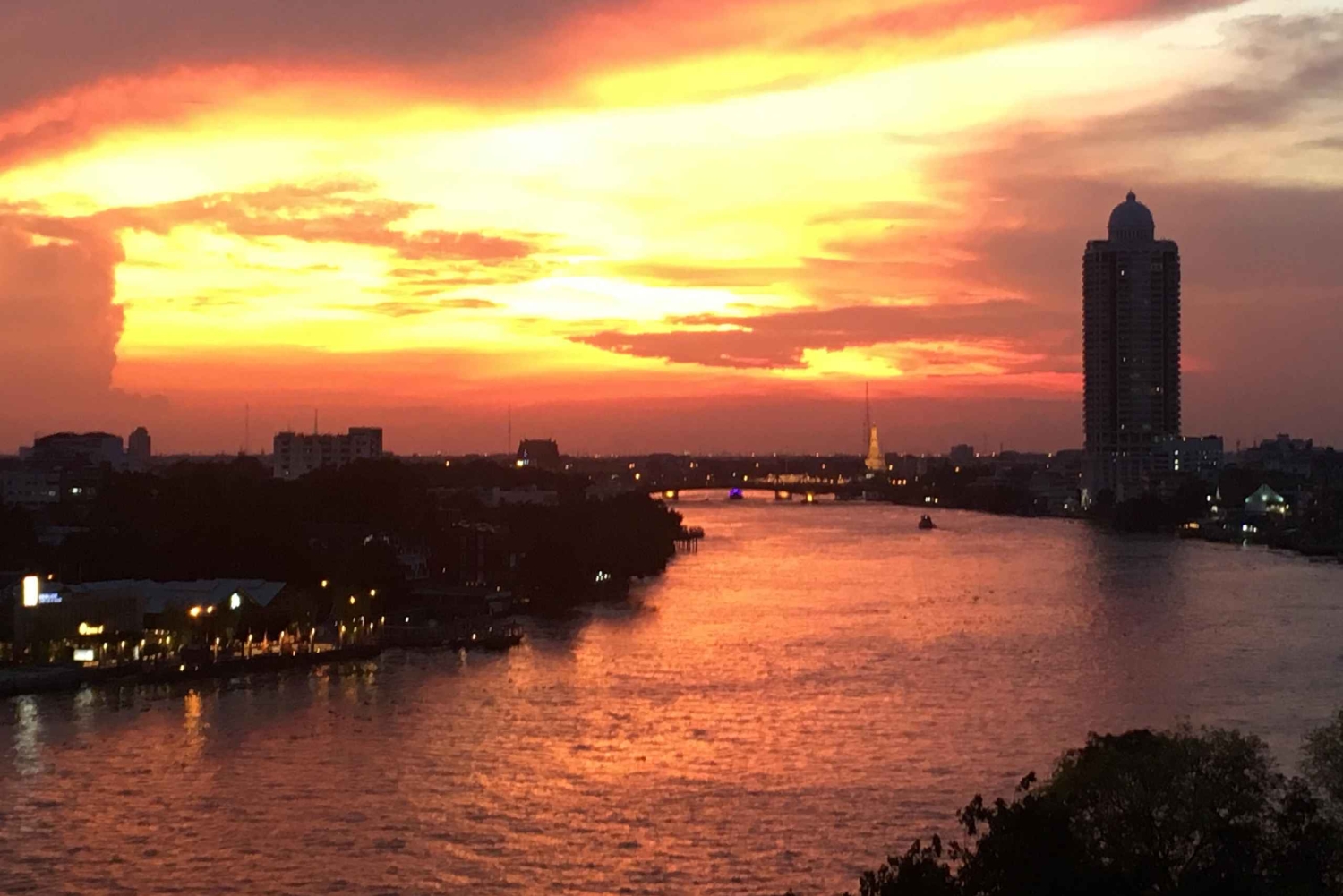 Chinatown: Sonnenuntergang, Speakeasy und Live-Musik-Bar.