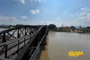 Mercado flutuante Damnoen Saduak e rio Kwai em Kanchanaburi
