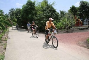 Damnoen Saduak Full-Day Bicycle Tour from Bangkok