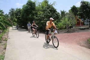 Damnoen Saduak Full-Day Bicycle Tour from Bangkok