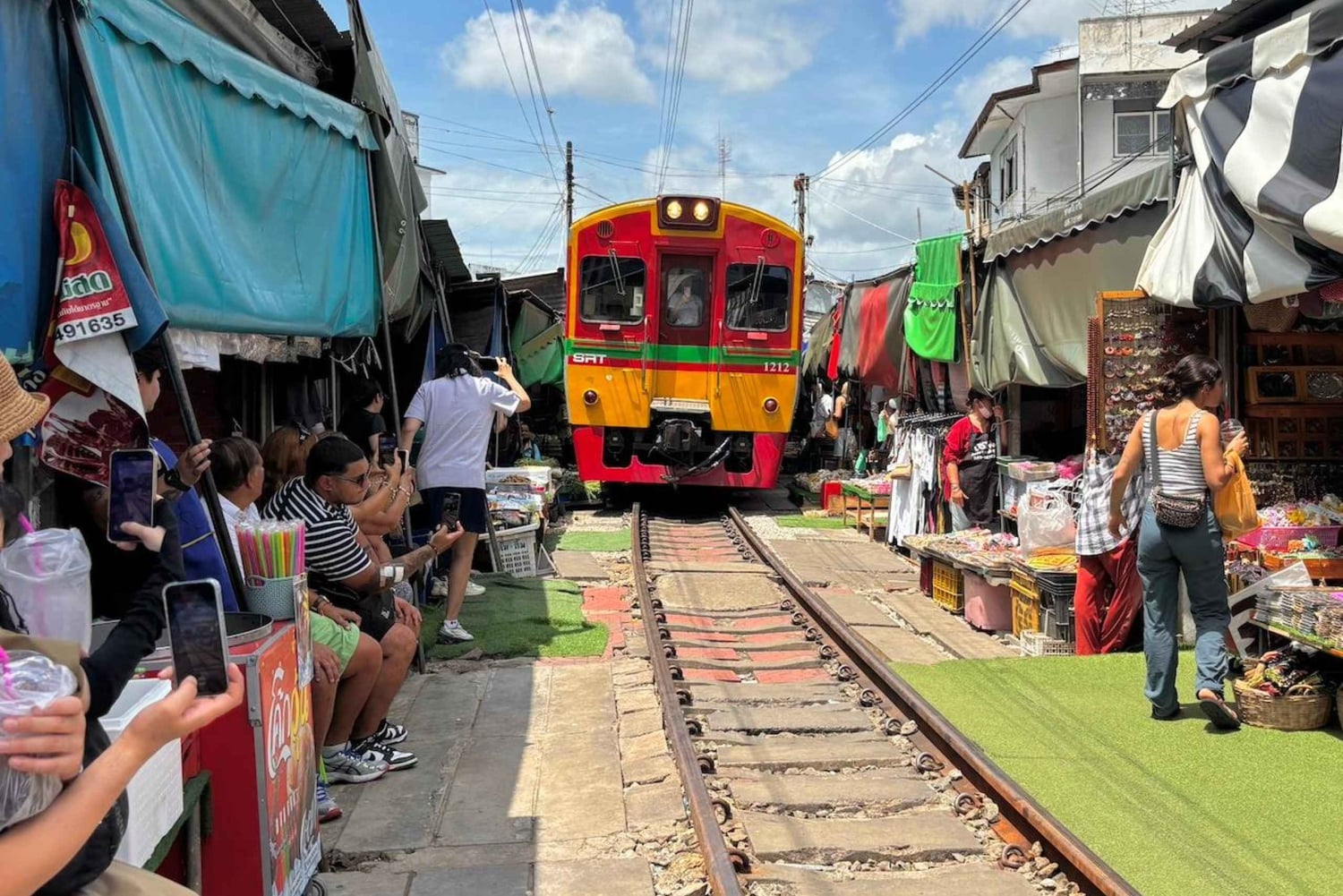 Damnoen Saduak & Maeklong Market inkluderer frokost - Privat tur