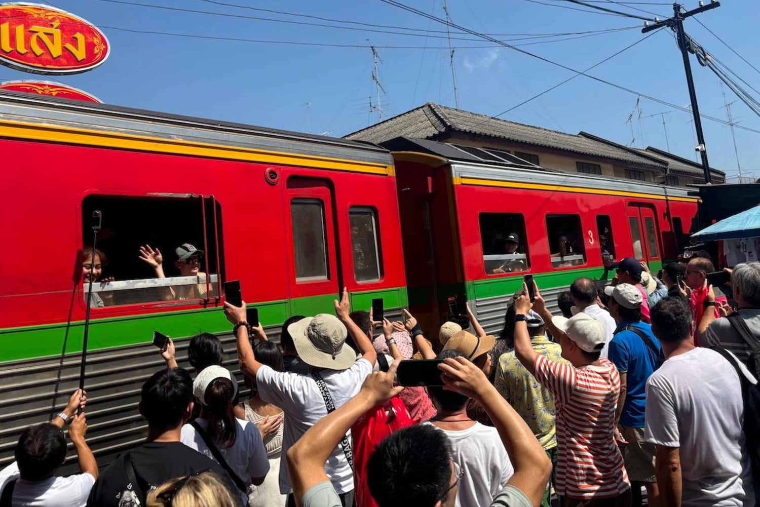 Damnoen Saduak & Maeklong Market inkluderer frokost - Privat tur