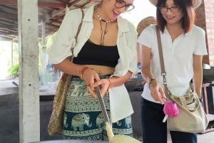 Entdecke das Kokosnuss-Paradies: Authentische Tagestour nach Samut Sakhon