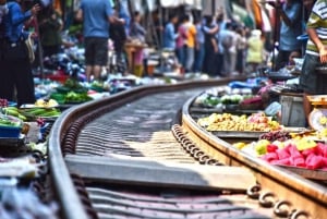 Explore Damnoen Saduak: Mercado flutuante, trem e longtail