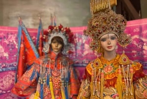 Explore The Back Alleys And Hidden Gems In Chinatown Bangkok