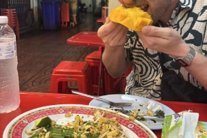 Flavors of Bangkok: Guided Food Tasting Tour with a Local