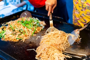 Flavors of Bangkok: Guided Food Tasting Tour with a Local