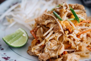 Flavors of Bangkok: Guided Food Tasting Tour with a Local
