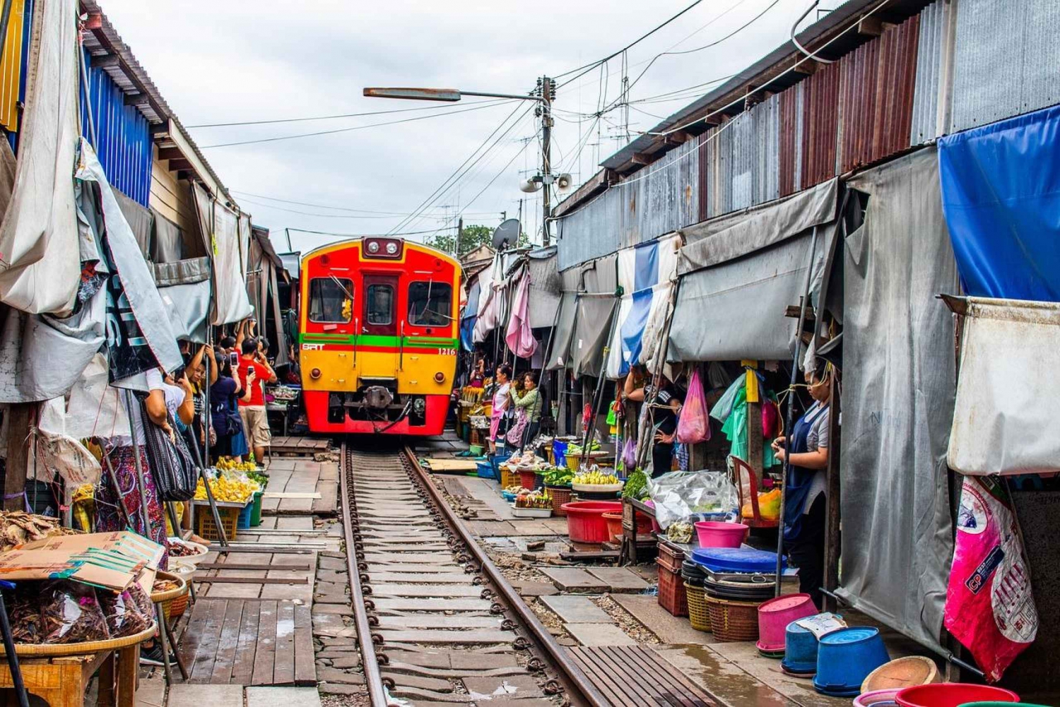 Flytande marknad & Thailands järnvägsäventyr