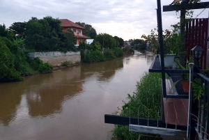バンコク発：アユタヤ 2 日間 1 泊 遺産探検