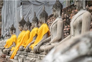 バンコク発：カフェのあるアユタヤの必見寺院
