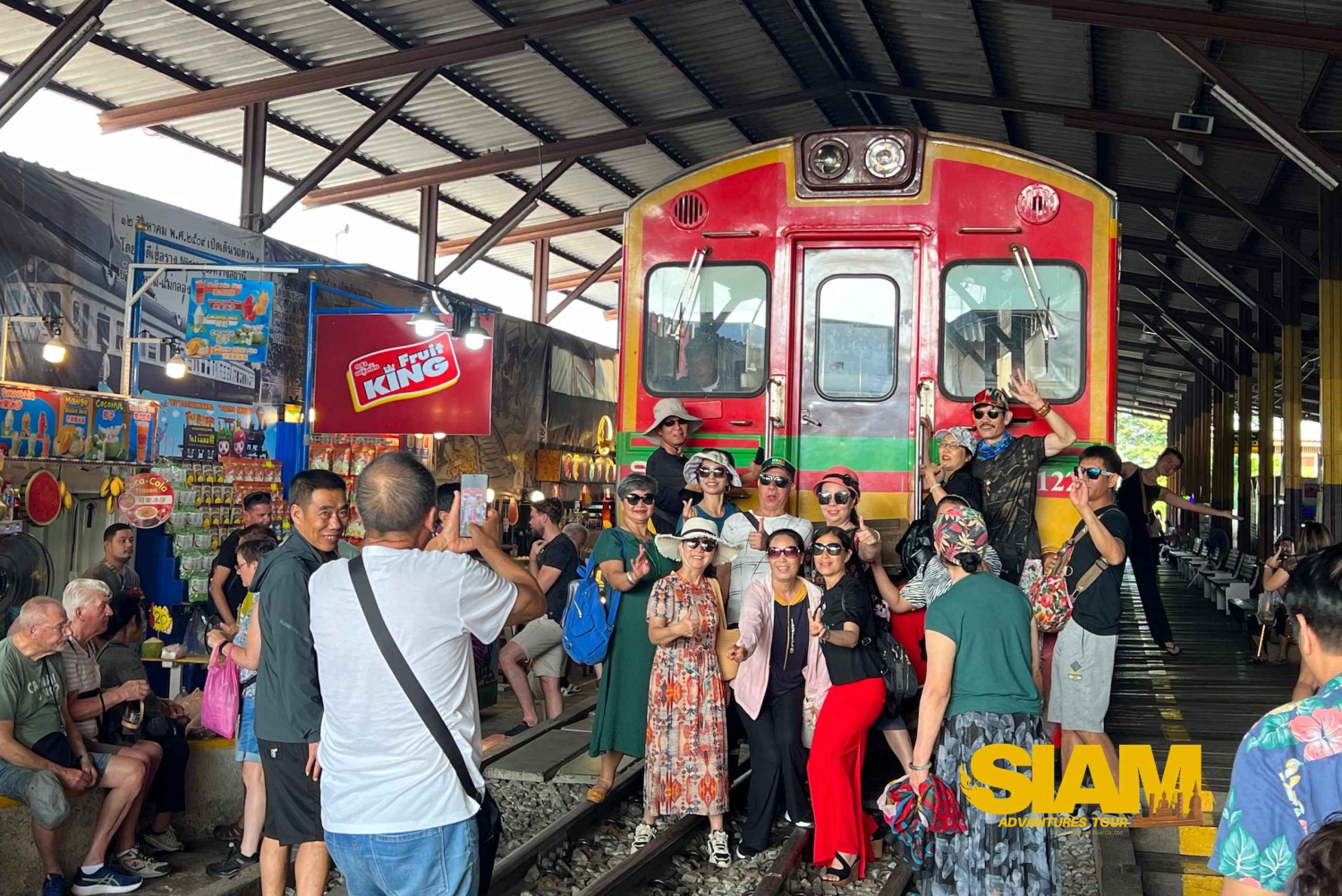 Из Бангкока: экскурсия на плавучий рынок Дамноен и железнодорожный рынок