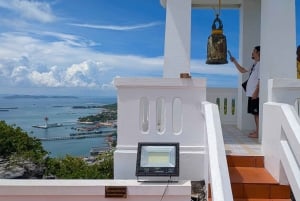 De Bangkok: Excursão de um dia à ilha de Koh Sichang com passeio de Tuktuk