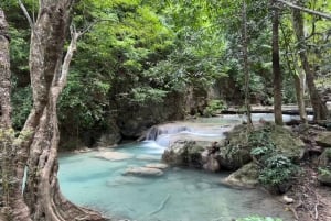 Från Bangkok: Privat tur till vattenfallet Erawan och Kanchanaburi