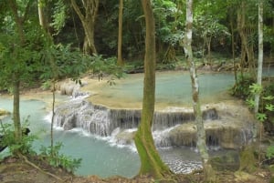 Från Bangkok: Privat tur till vattenfallet Erawan och Kanchanaburi