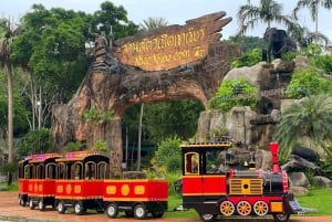 From Bangkok: Khao Kheow Open Zoo (Moodeng) Private Transfer