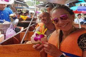 From Bangkok: Maeklong Railway and Floating Market Food Tour