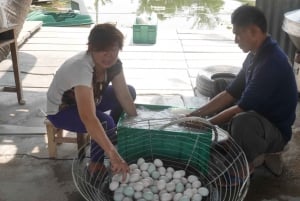 Bangkokista: Mahasawatin kanava ja maatila lounaalla