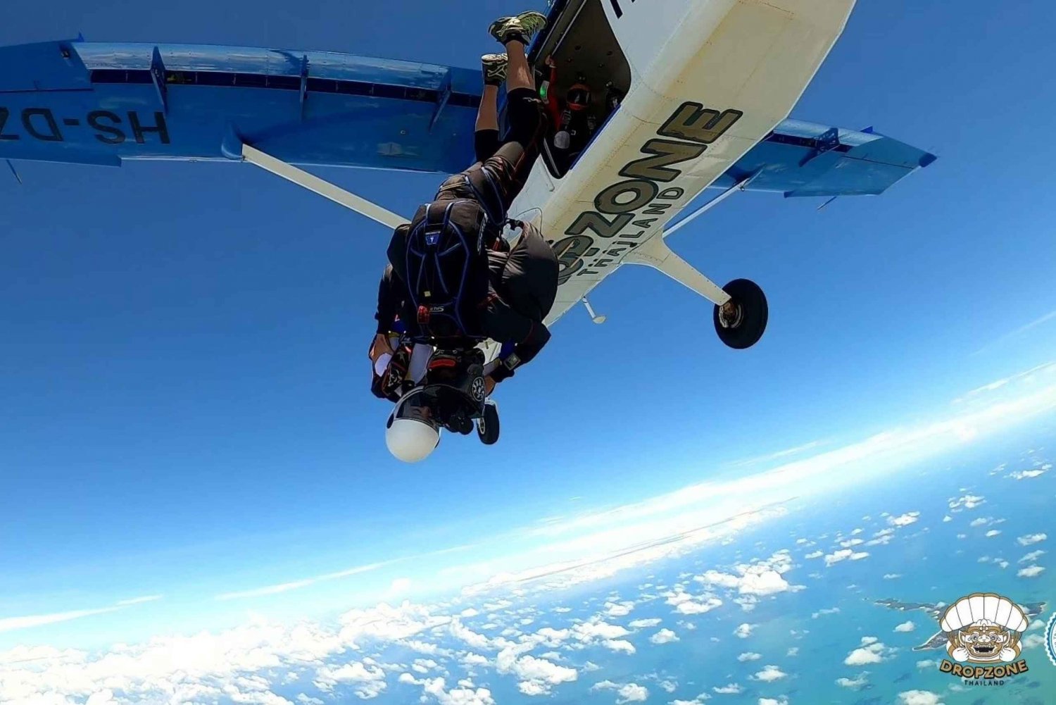 Pattaya: Dropzone: Dropzone Tandem Skydive Experience merinäköalalla