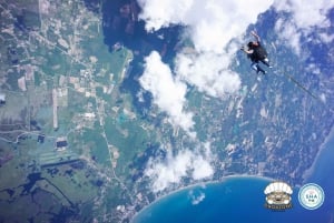 Pattaya: Experiencia de paracaidismo en tándem Dropzone con vistas al océano