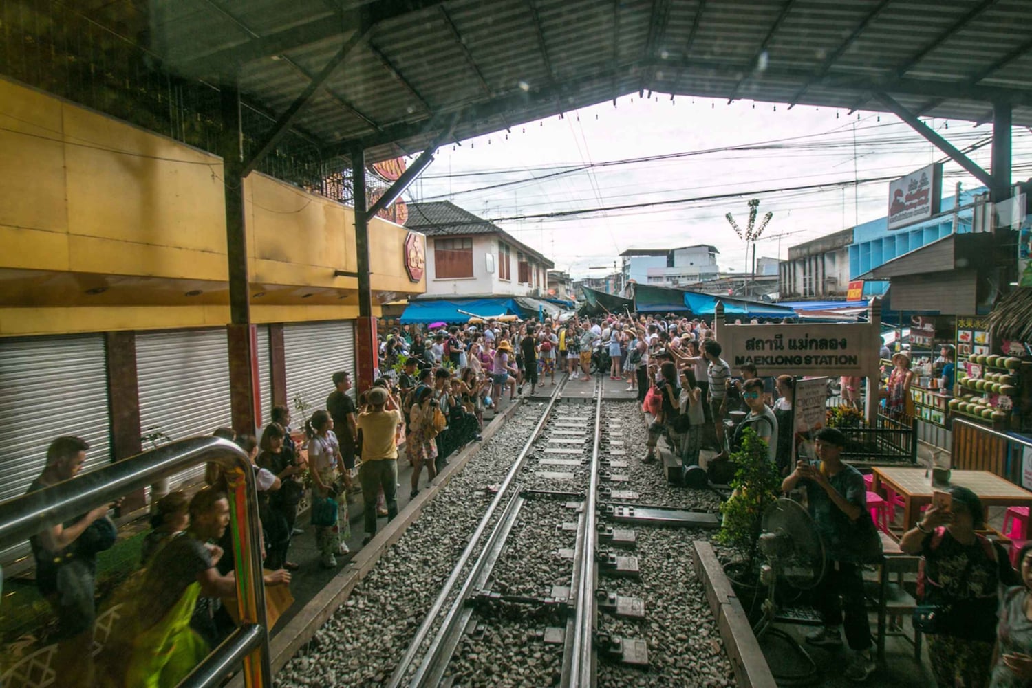 Fra Bangkok: Privat biludlejning til Maeklong Railway Market