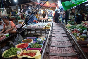 バンコクからプライベート鉄道と水上マーケットツアー
