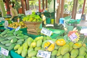 Desde Bangkok : Mercado Flotante de Taling Chan en Barco de Teca