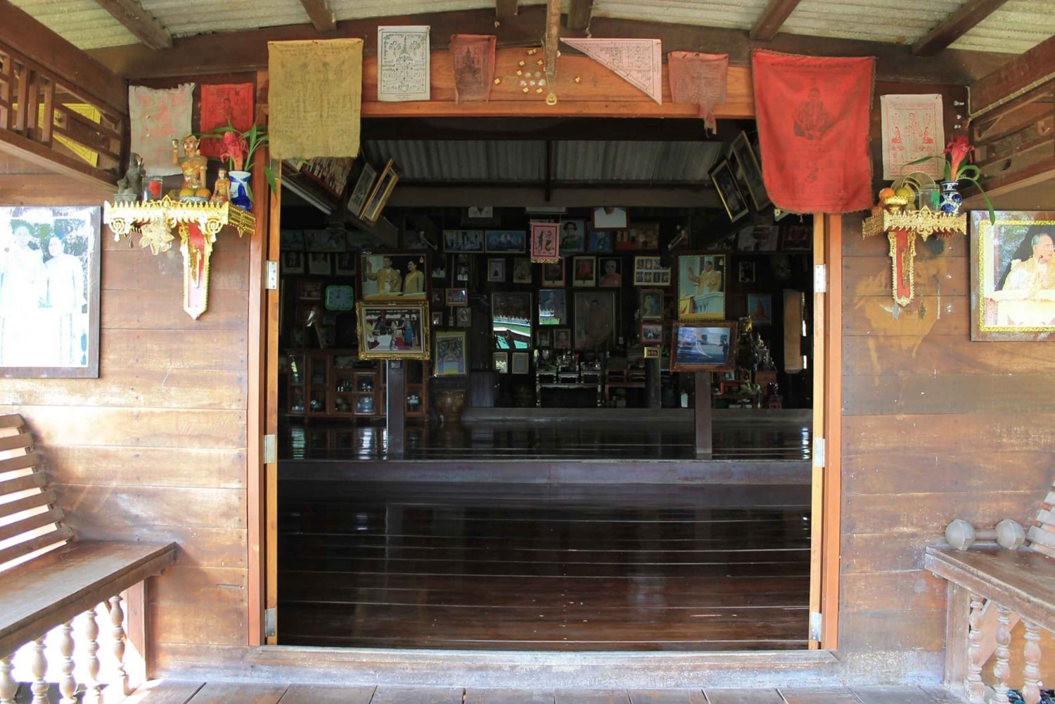 Von Bangkok aus: Der schwimmende Markt von Thaka