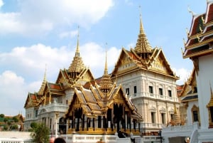 Bangkok: Private Wat Phra Kaew, Wat Pho & Wat Arun Tour