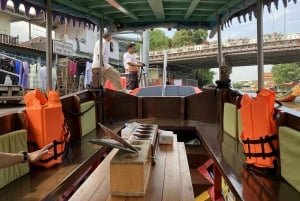 Banguecoque escondida: canal local e vila de artistas de barco elétrico