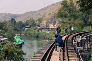 Kanchanaburi Río Kwai ,Viaje en Tren y Fuego del Infierno
