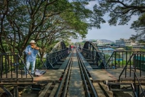 Kanchanaburi: Privat biludlejning med chauffør fra Bangkok