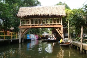 Longtail Boat Adventure to the Local Weekend Floating Market